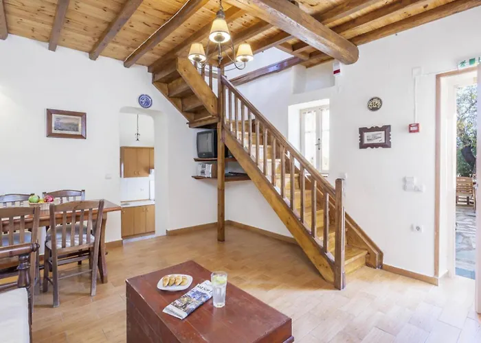 Antigoni Villa Alikias